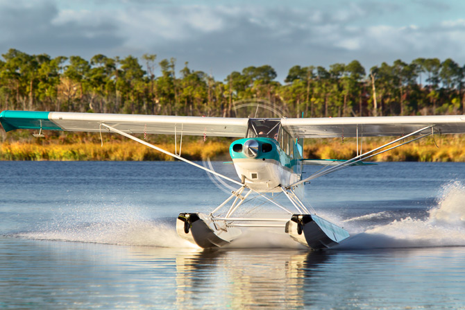 Amphibious Husky Seaplane Taxiing